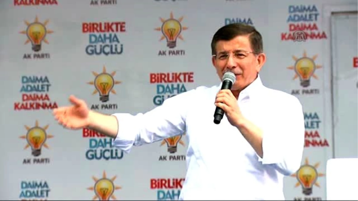 Davutoğlu: "Onlar Hizmet, Dava Meraklısı Değil, Koltuk Meraklısı"