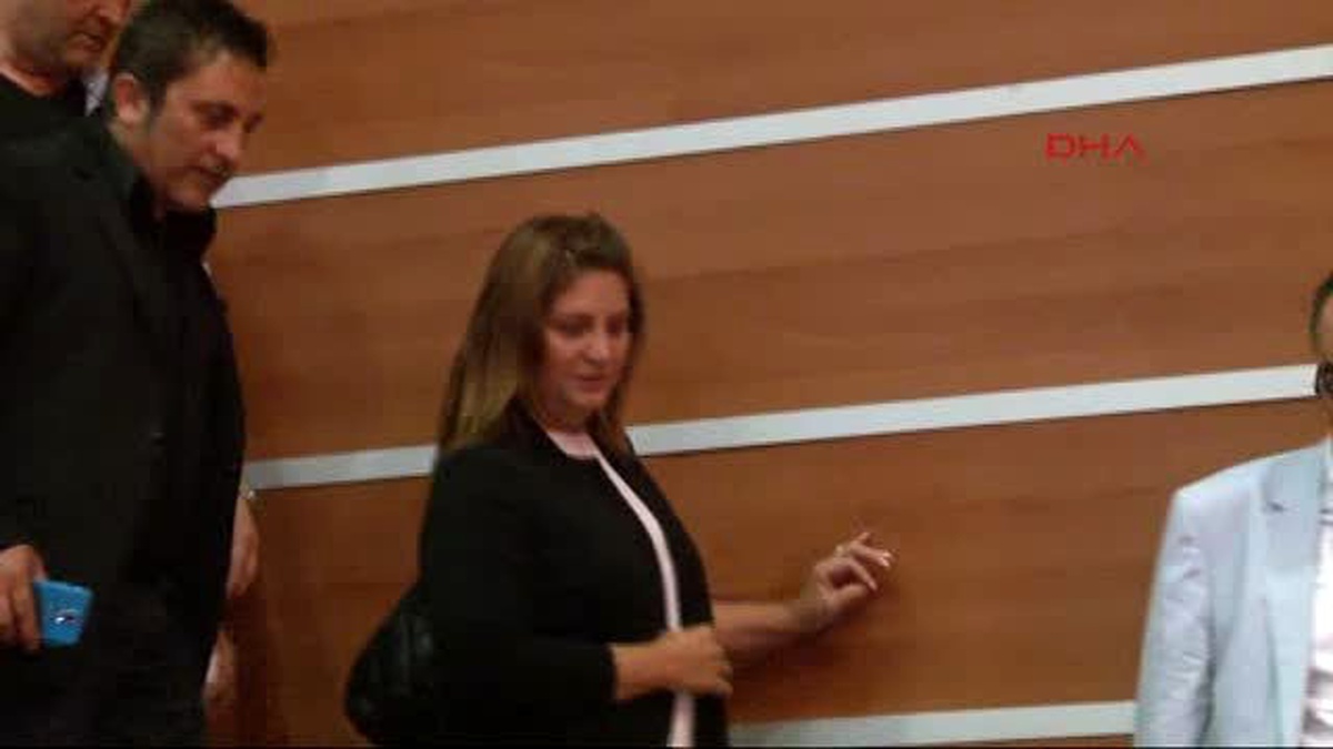 Diyarbakır Kaya\'nın Doktoru: 55 Saattir Uyutuyoruz, Yarın Uyandırma Süreci Başlayacak- 1