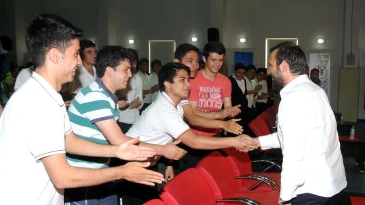 Gaziantepspor Teknik Direktörü Okan Buruk Öğrencilerle Söyleşi Yaptı