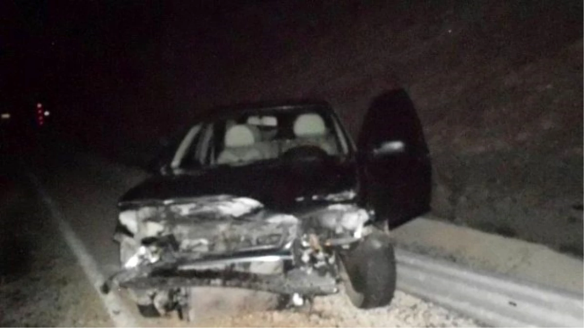 Gürün\'de Trafik Kazası: 2 Yaralı