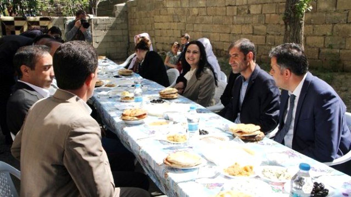 Hdp Eş Genel Başkanı Yüksekdağ\'dan Taş Ailesine Ziyaret