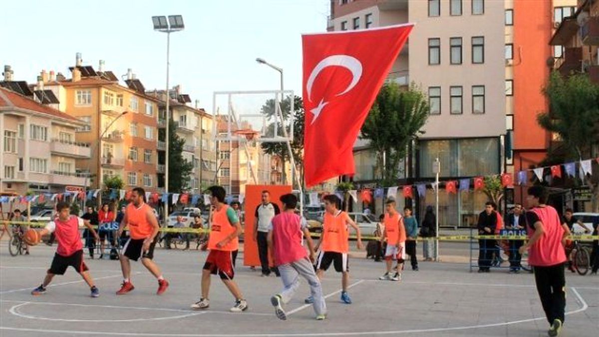 Karaman\'da Sokak Basketbolu Heyecanı Başladı