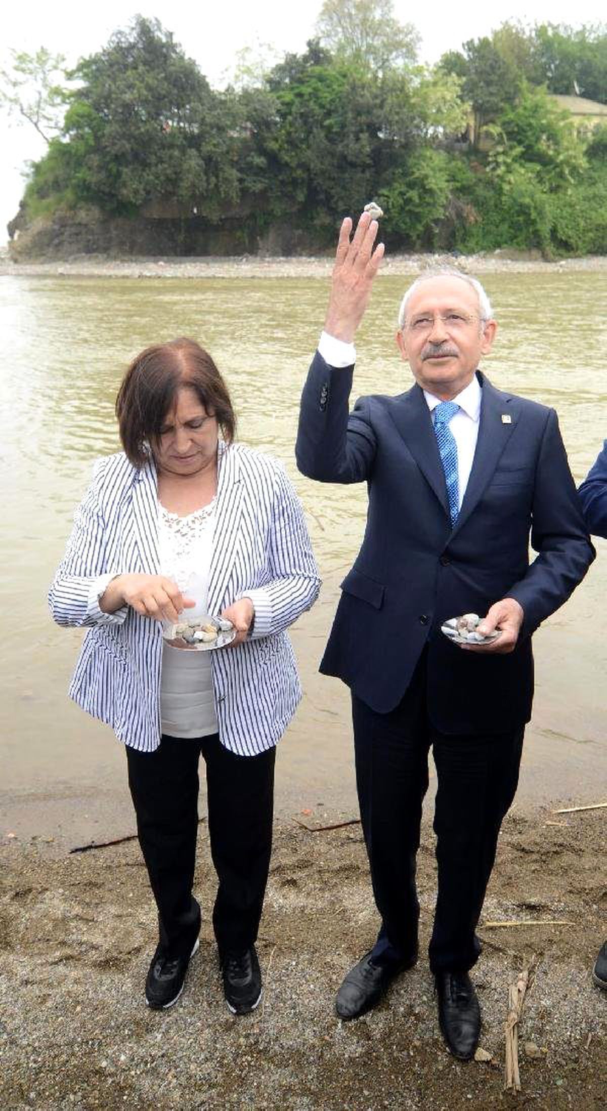 Kılıçdaroğlu, Giresun\'da Sac Ayağından Geçti, Dilek Tuttu