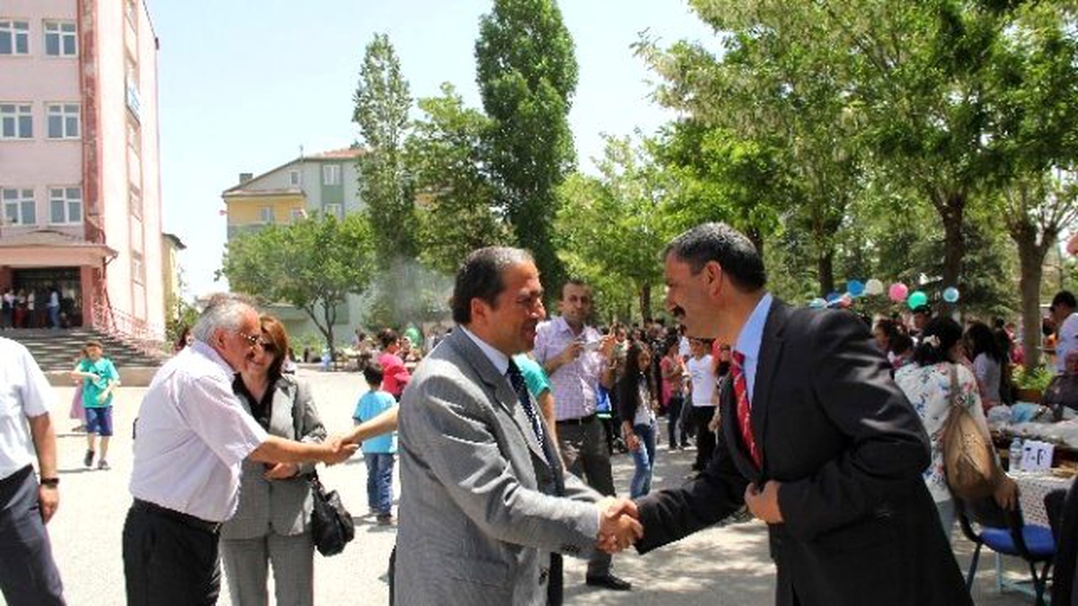 Kocasinan Kaymakamı Candan Sergi Açılışı Yaptı