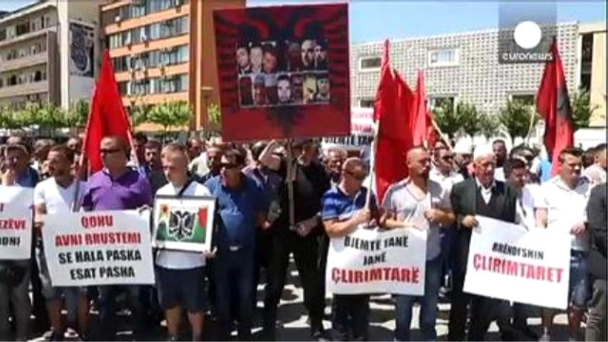 Kosova\'da Kumanova Tutukluları İçin Destek Gösterisi