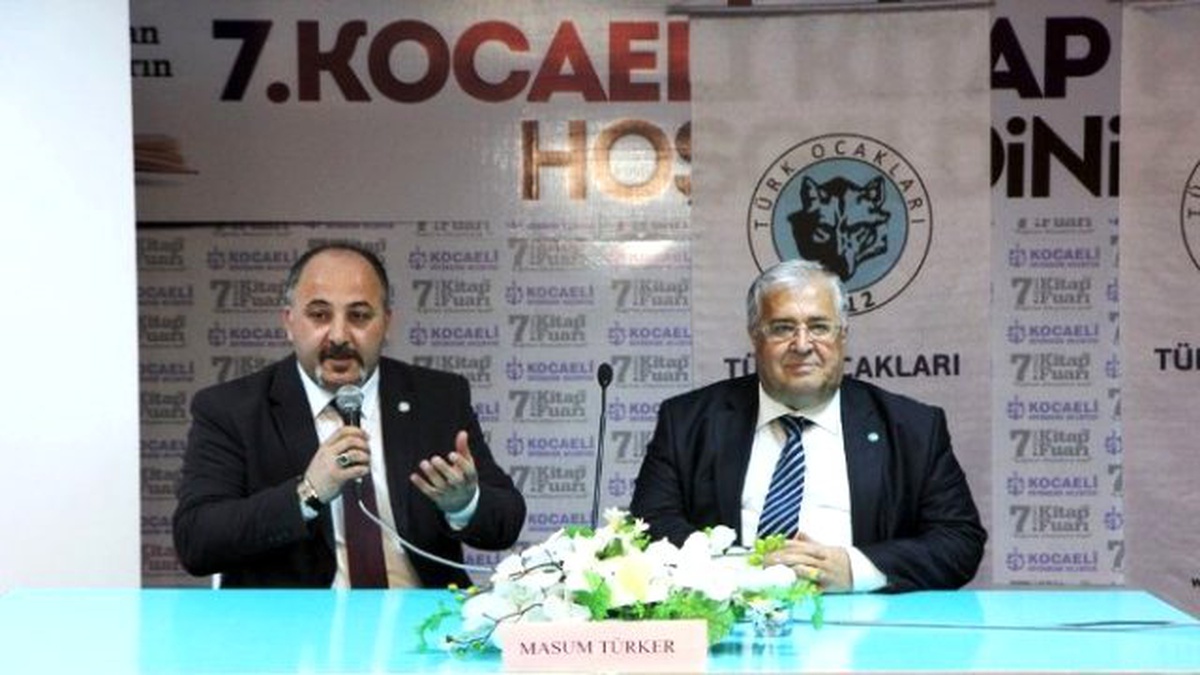 Masum Türker\'den Kocaeli Kitap Fuarı\'nda Söyleşi