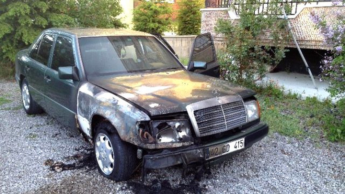 Park Halindeki Otomobilin Kundaklandığı İddiası