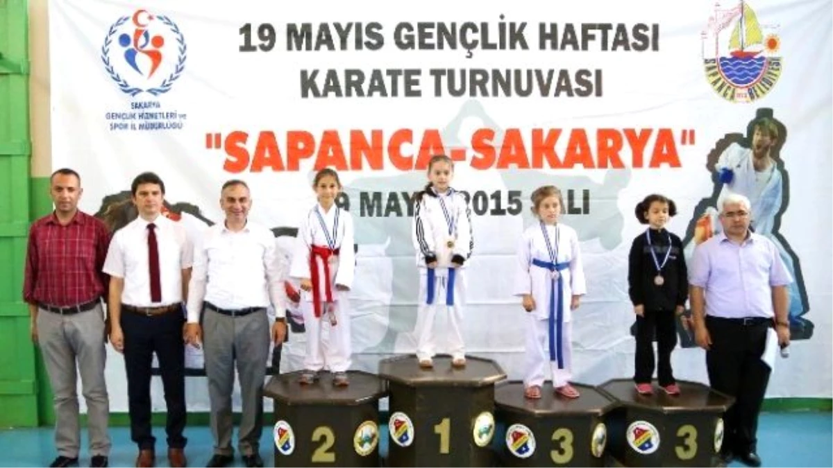 Sapanca Belediyesi Karate Şampiyonası Yapıldı