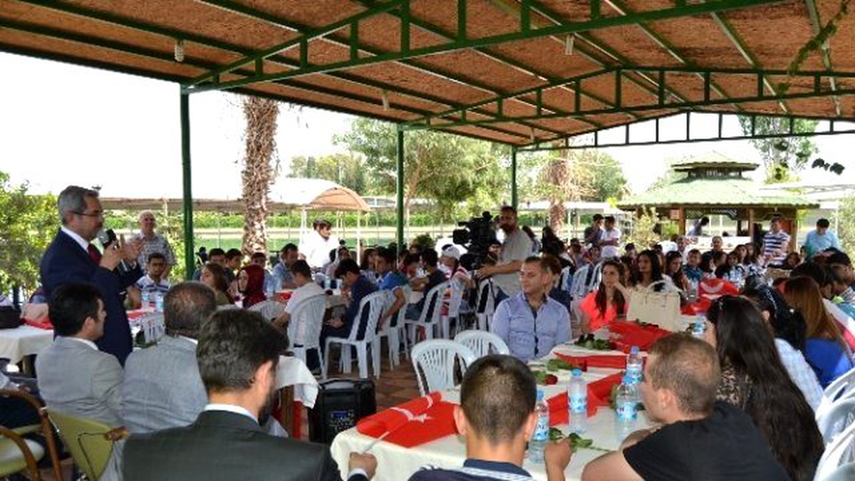 Ünüvar, Gençlerle Türkiye\'nin Geleceğini Konuştu