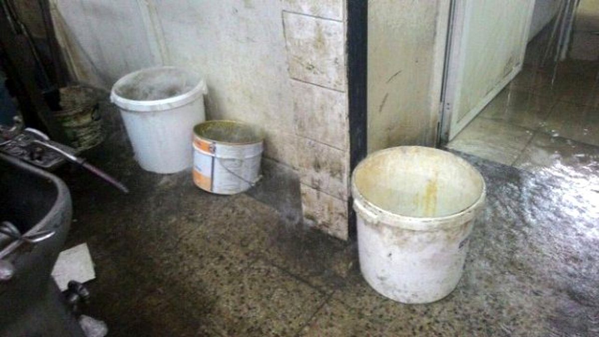 Yaz Günü İzmir\'i Sel Aldı, Dolu Yağdı