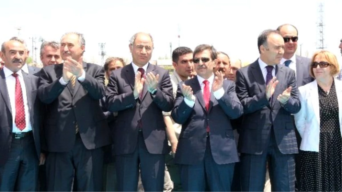Bakan Güllüce, Erzurum\'da Temel Atma Törenine Katıldı
