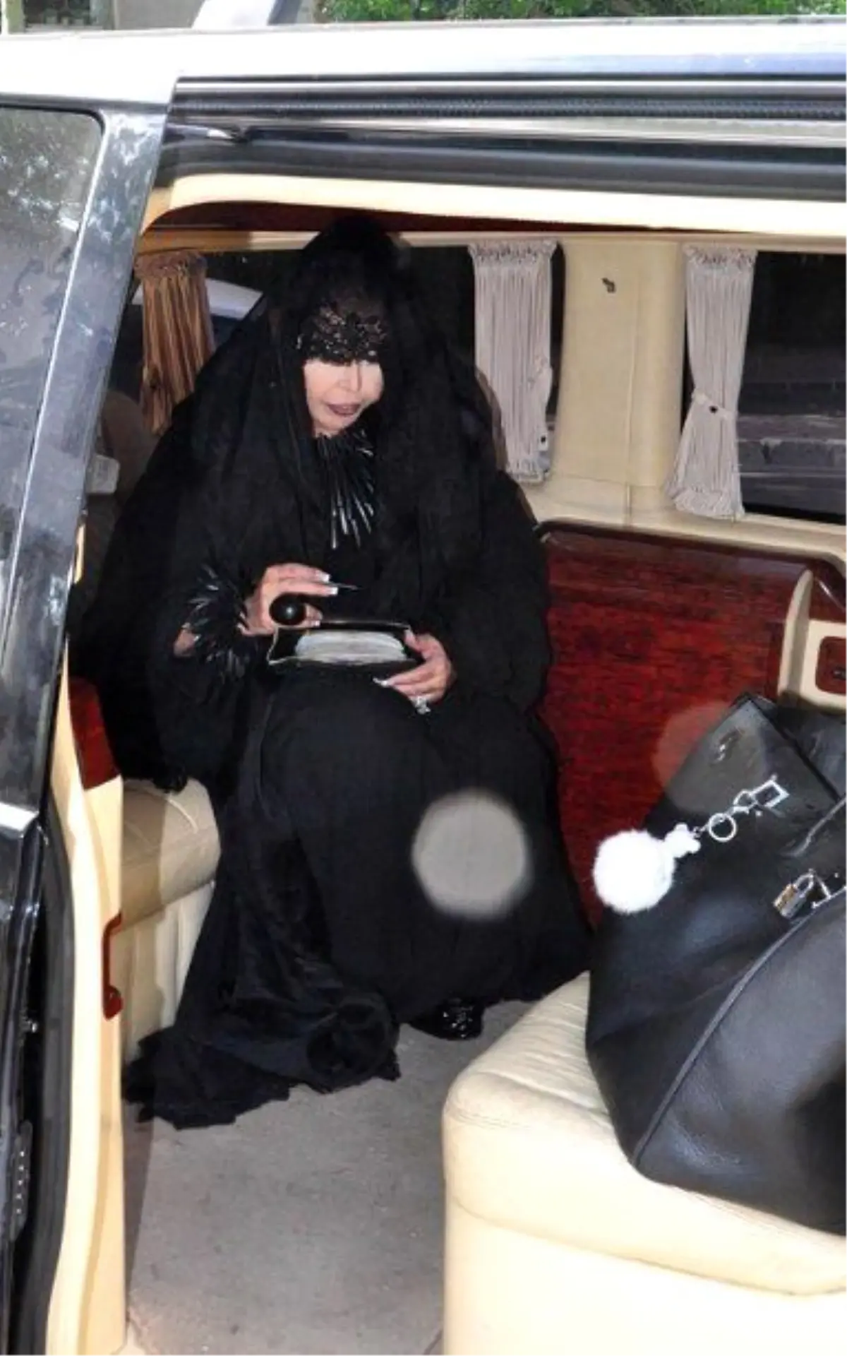 Bülent Ersoy Cenaze Evine Dolma Siparişi Verdi