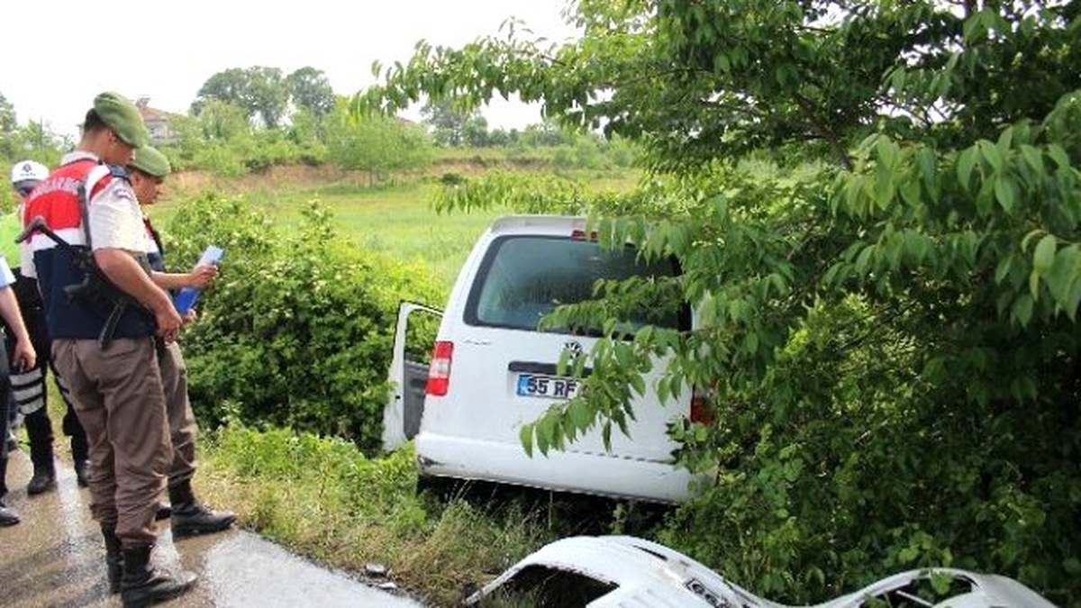 Çarşamba\'da Trafik Kazası: 3 Yaralı