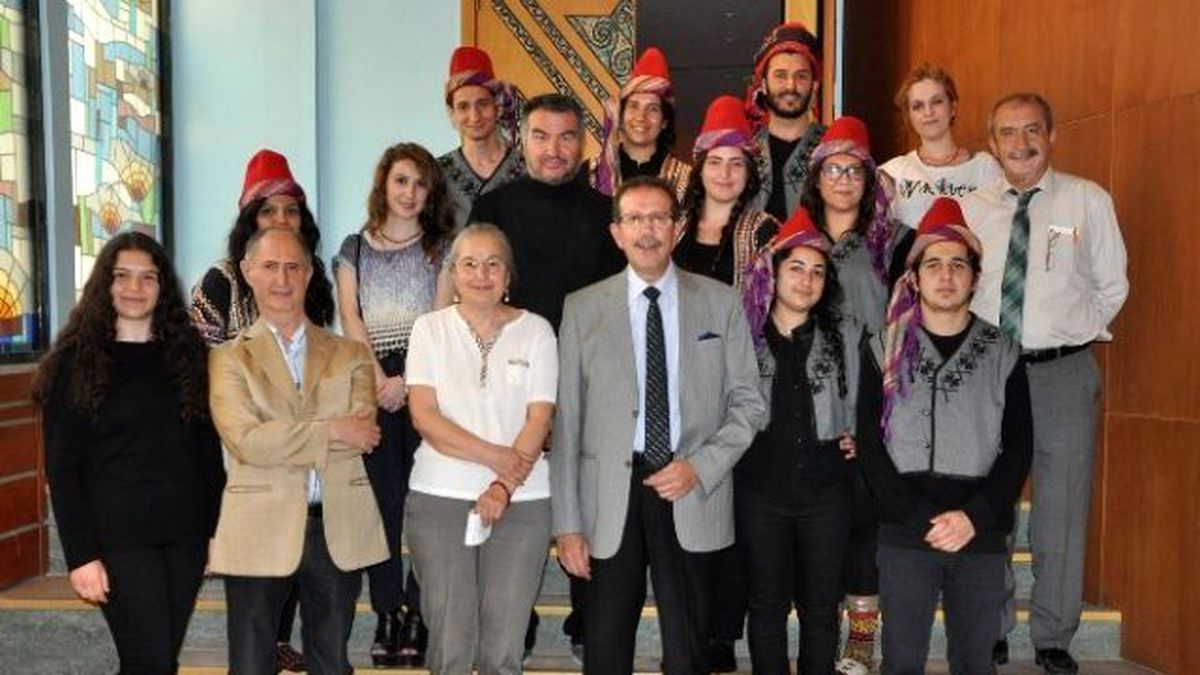 Esogü\'de "Yunus Emre Dünya Kimseye Kalmaz" İsimli Tiyatro Oyunu