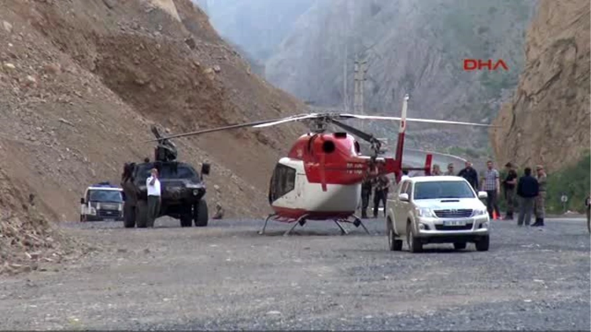 Hakkari - Sağlık Bakanlığına Ait Helikopteri Hava Muhalefeti Nedeniyle Acil İniş Yaptı