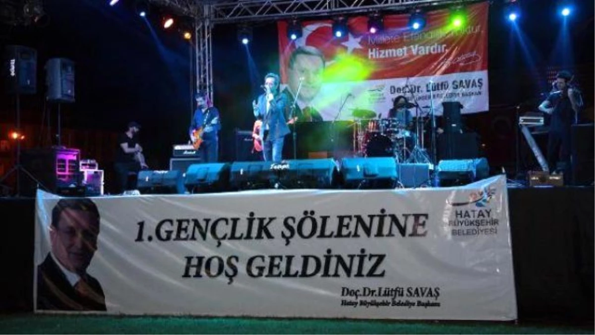 Hataylılar, Gençlik Şöleni\'nde Feridun Düzağaç ile Coştu