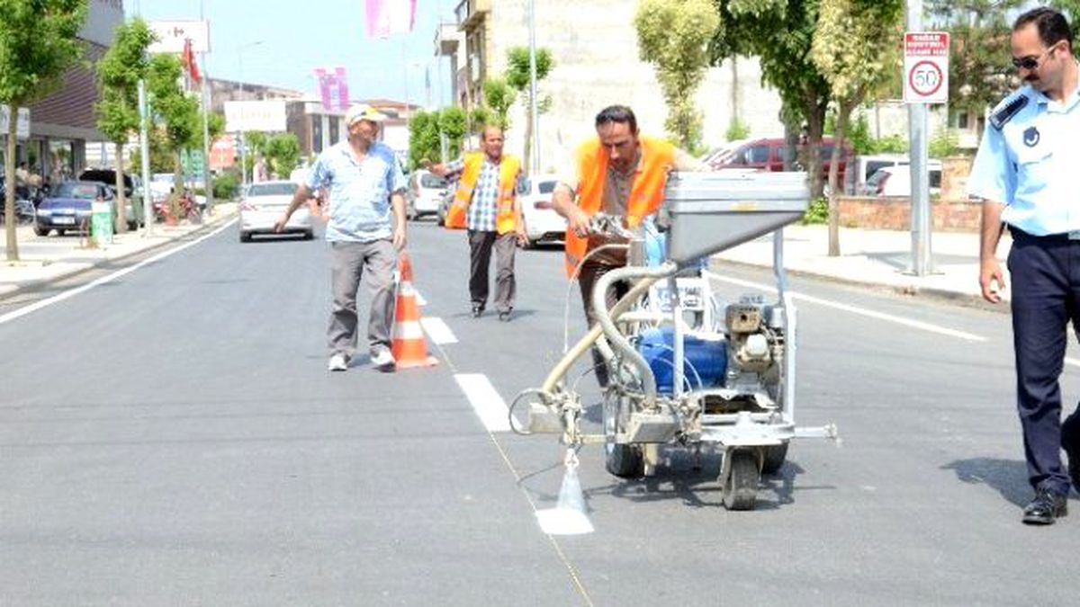 İstanbul Caddesi\'de Yol Çizgileri Tamamlanıyor