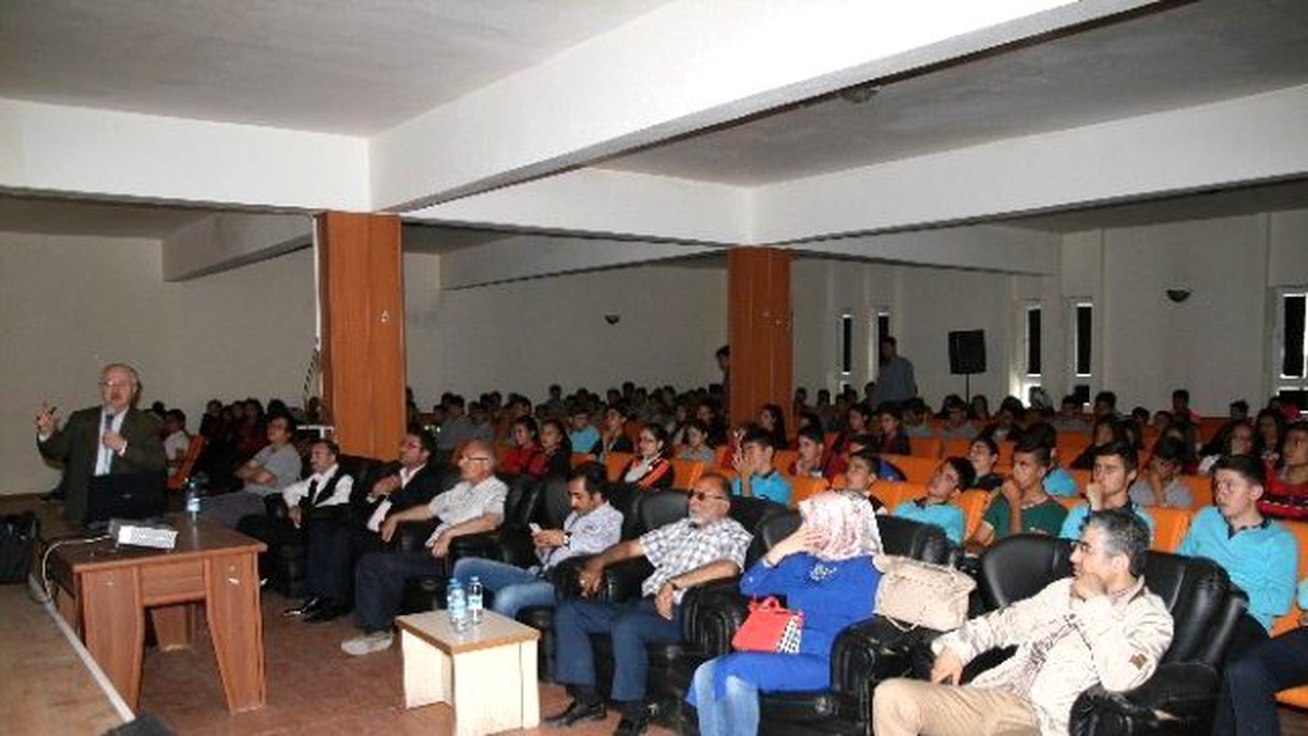 Kulu\'da Lise Öğrencilerine Uyuşturucu Semineri Verildi
