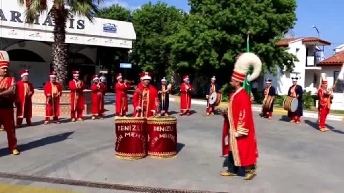 Lüks Yolcu Gemisine Mehterli Karşılama