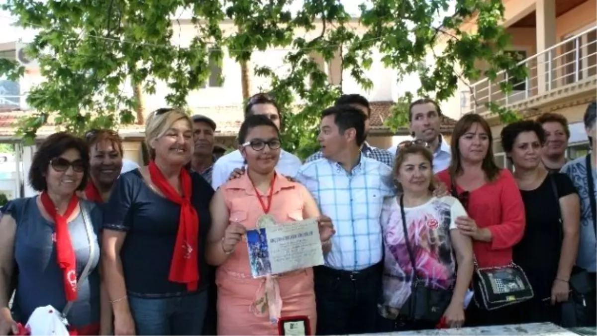 Marmarisli Selinay Fotoğraf Yarışmasında Dünya Üçüncüsü Oldu