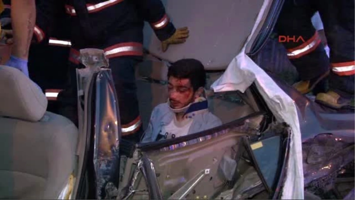 Maslak\'ta Trafik Kazası 5 Üniversite Öğrencisi Yaralandı