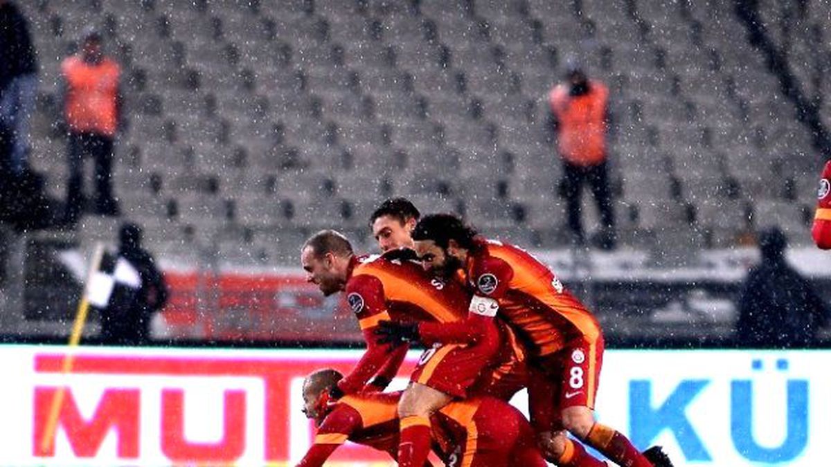 Melo En Çok Kartal\'ı Avladı