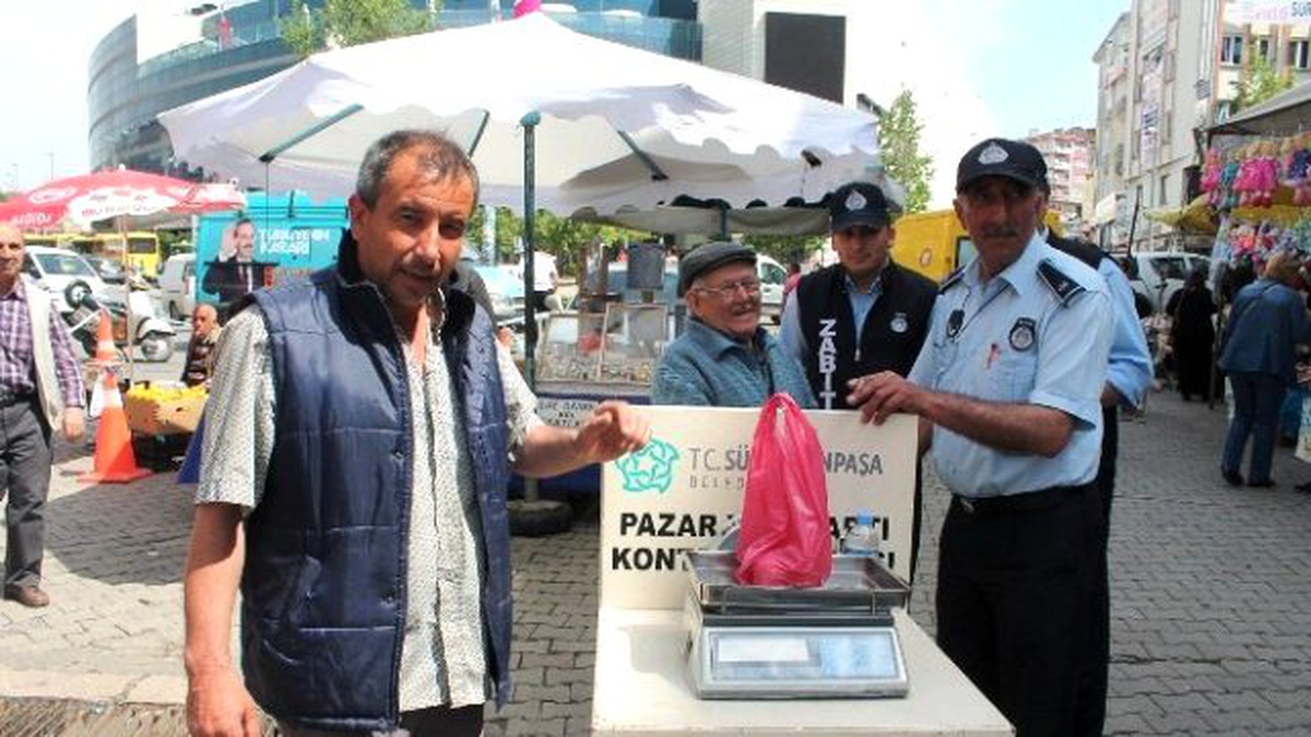 Pazar Yerine Kurulan Tartı Makinesi Vatandaşları Rahatlattı