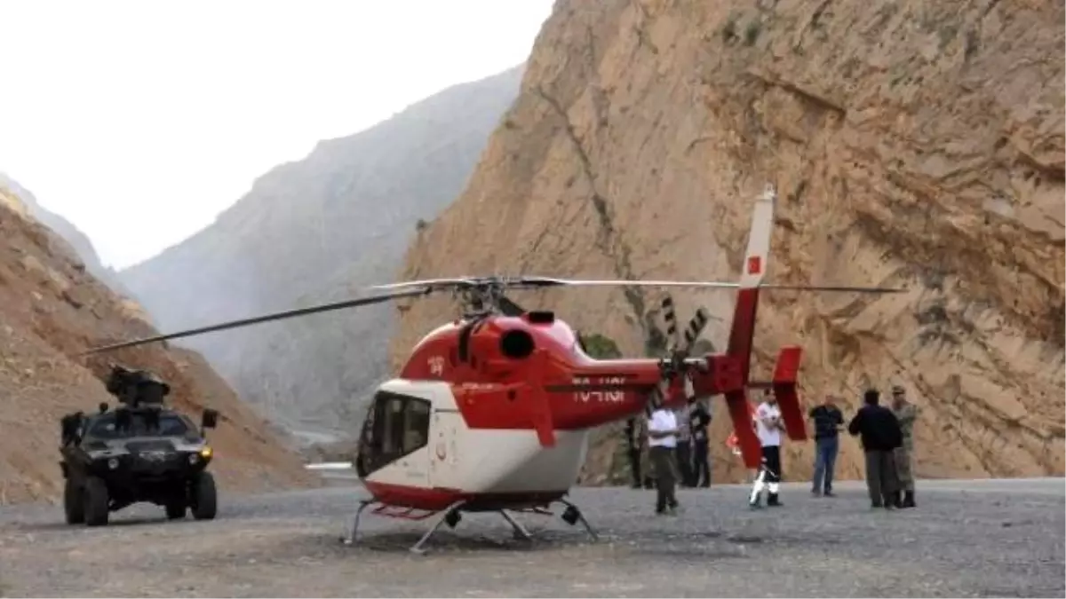 Sağlık Bakanlığına Ait Helikopteri Hava Muhalefeti Nedeniyle Acil İniş Yaptı