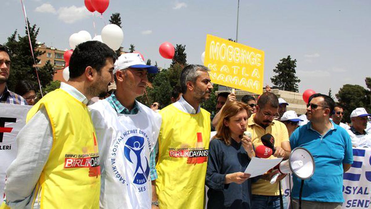 Sağlık Çalışanları Taleplerini Yineledi