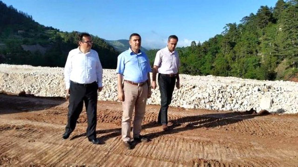 Sulama ve Yangın Söndürme Amaçlı Karadere Göleti\'nde Çalışmalar Sürüyor
