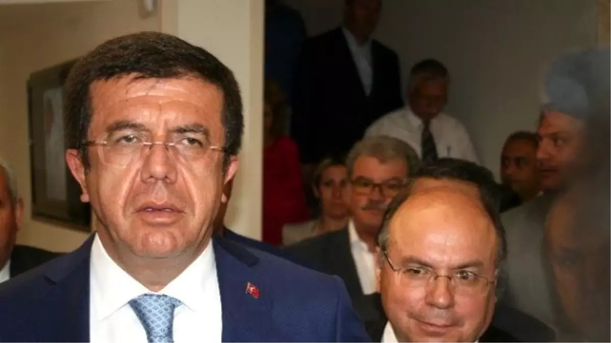 Bakan Zeybekçi Saldırıya Uğrayan AKP Meclis Üyesini Ziyaret Etti