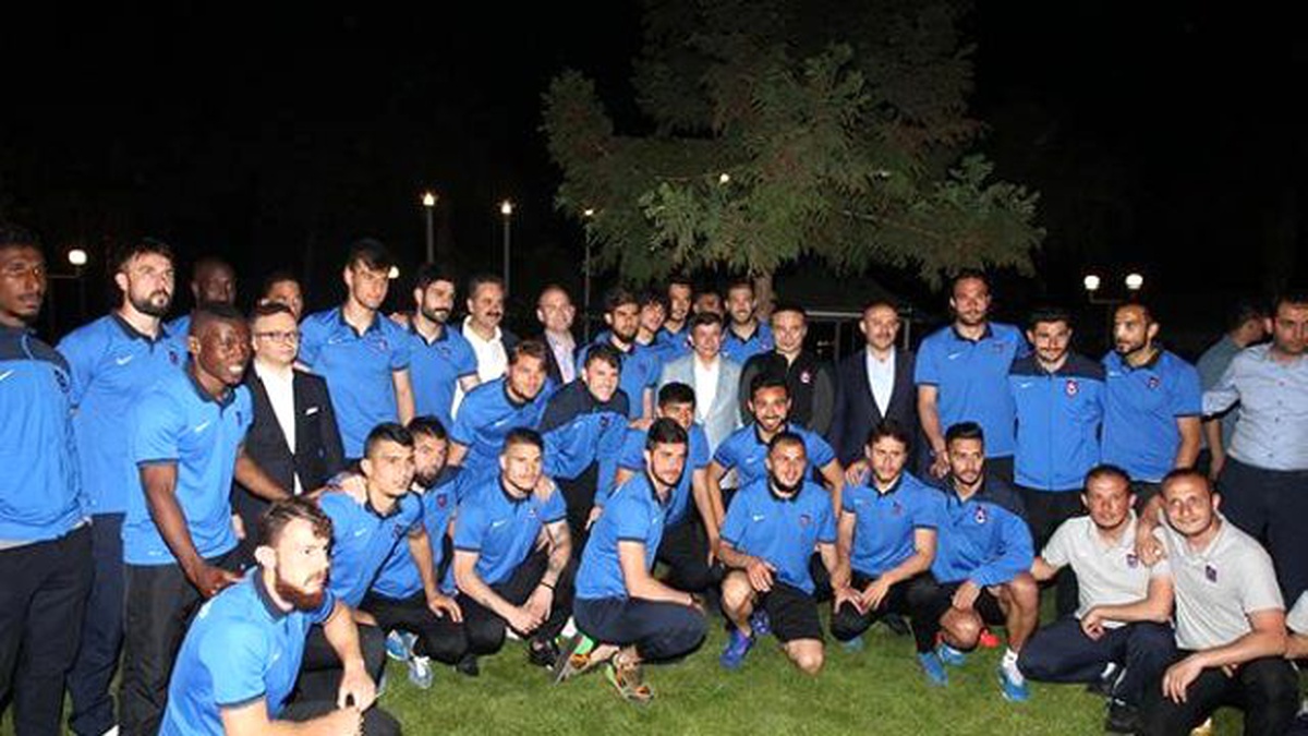 Başbakan Davutoğlu, Trabzonspor\'u Ziyaret Etti