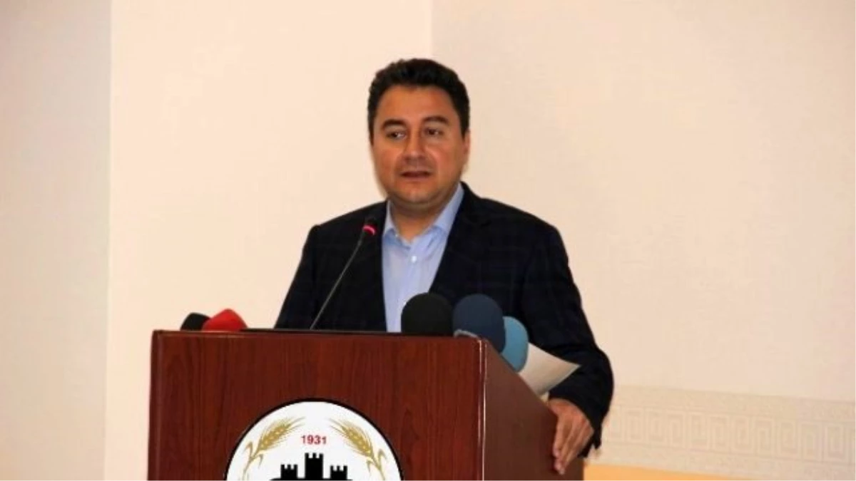 Başbakan Yardımcısı ve Bakanlar Diyarbakır\'da İş Çevreleri ile Bir Araya Geldi