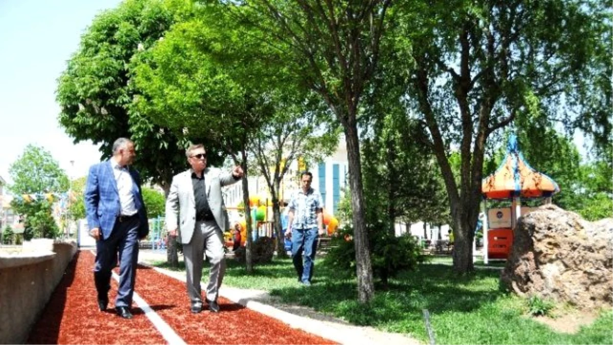 Başkan Çetin, Parkları Denetledi