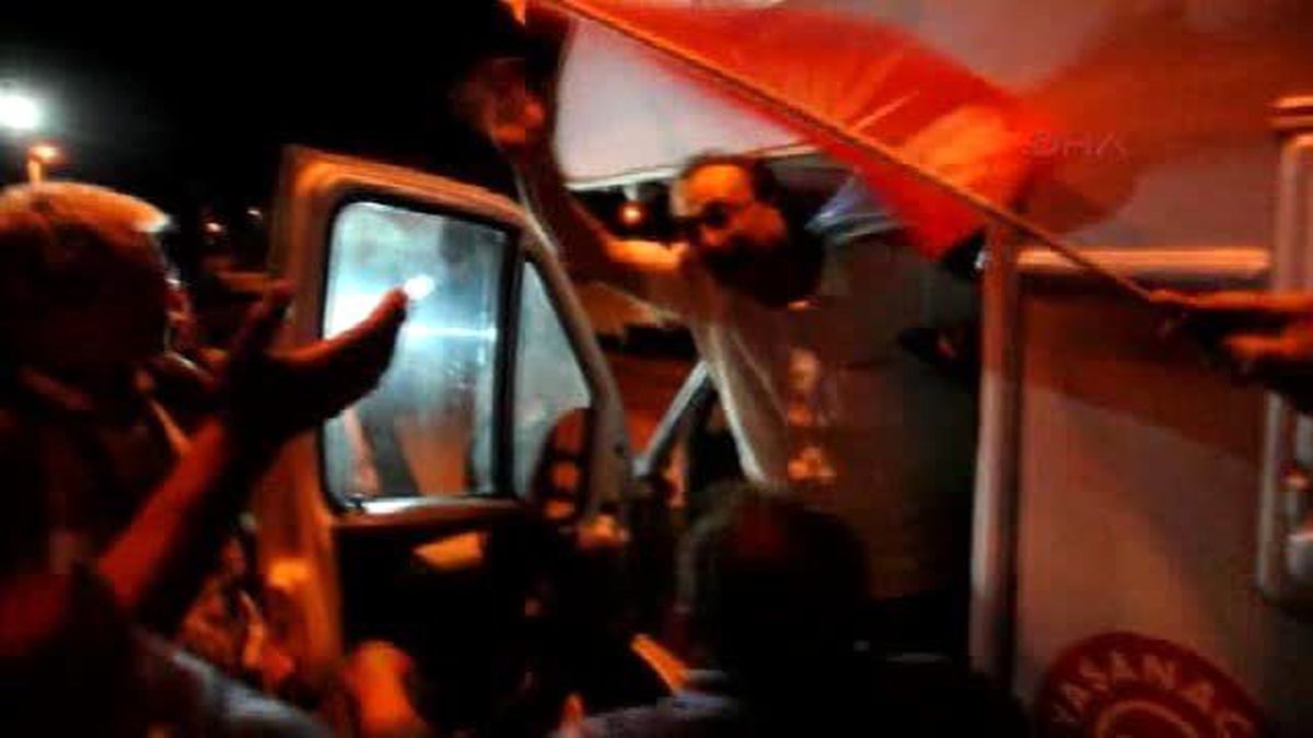 CHP\'li Aday Sazıyla Sözüyle Oy İstedi
