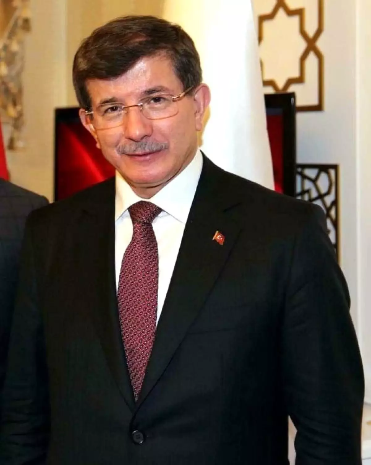 Davutoğlu, Yarın İzmir İş Dünyası ile Yemekte Biraraya Gelecek