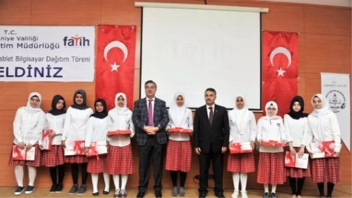 Fatih Projesi Kapsamında Osmaniye\'de Tablet Dağıtımı Yapıldı