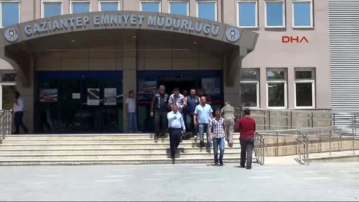 Gaziantep\'te Cinayet Şüphelisi 3 Kişi Adliyeye Sevk Edildi