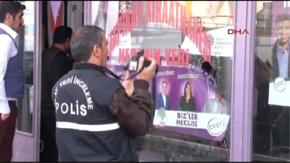 Hdp\'nin Kars\'taki Seçim Bürosuna Taşlı Saldırı