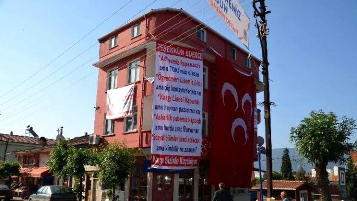Kargı\'da MHP\'den Ak Partiye \'Teşekkürlü\' Protesto