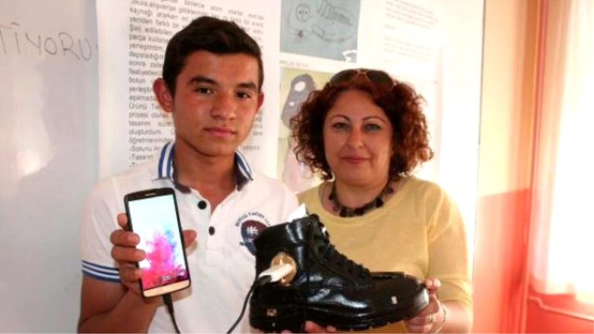 15\'lik Türk Mucit, Yürürken Cep Telefonu Şarj Eden Bot Yaptı
