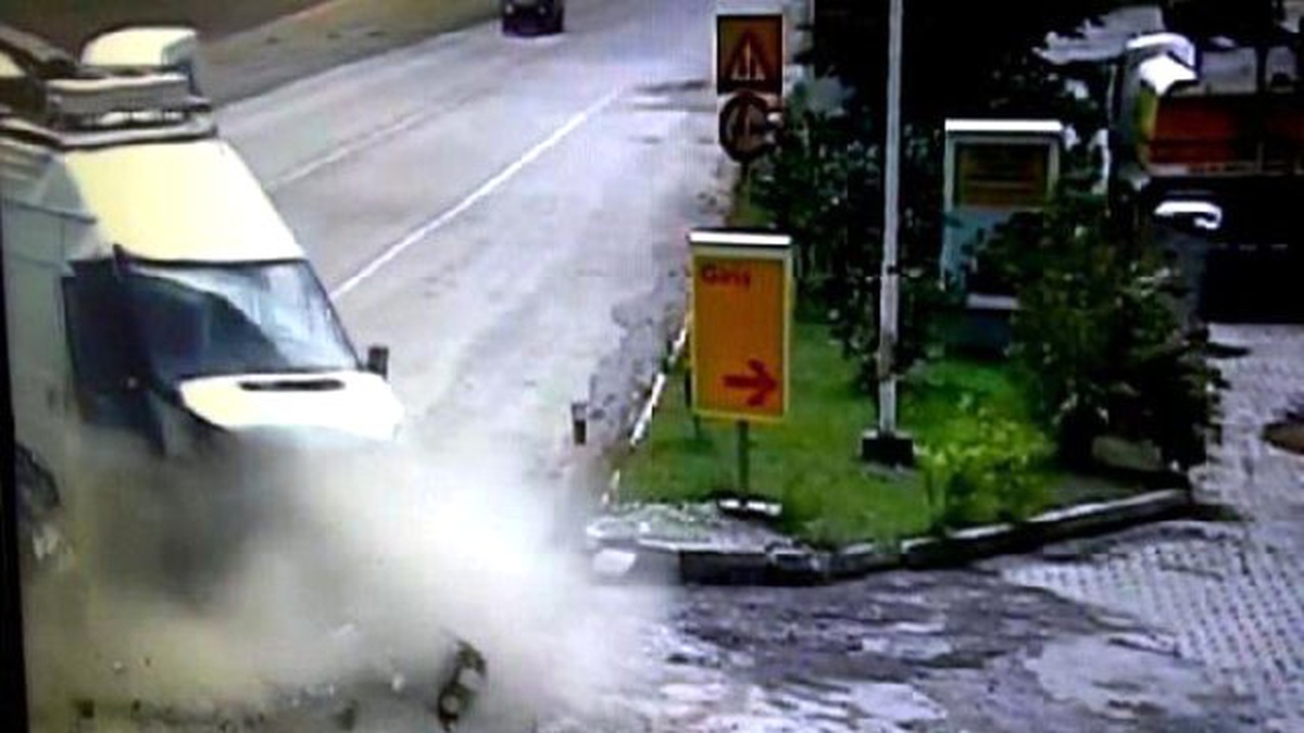 Zonguldak\'ta 2 Kişinin Yaralandığı Kaza Güvenlik Kamerasında