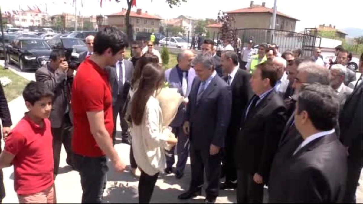 11. Cumhurbaşkanı Gül, Agü Öğrenci Köyü\'nün Açılışını Gerçekleştirdi