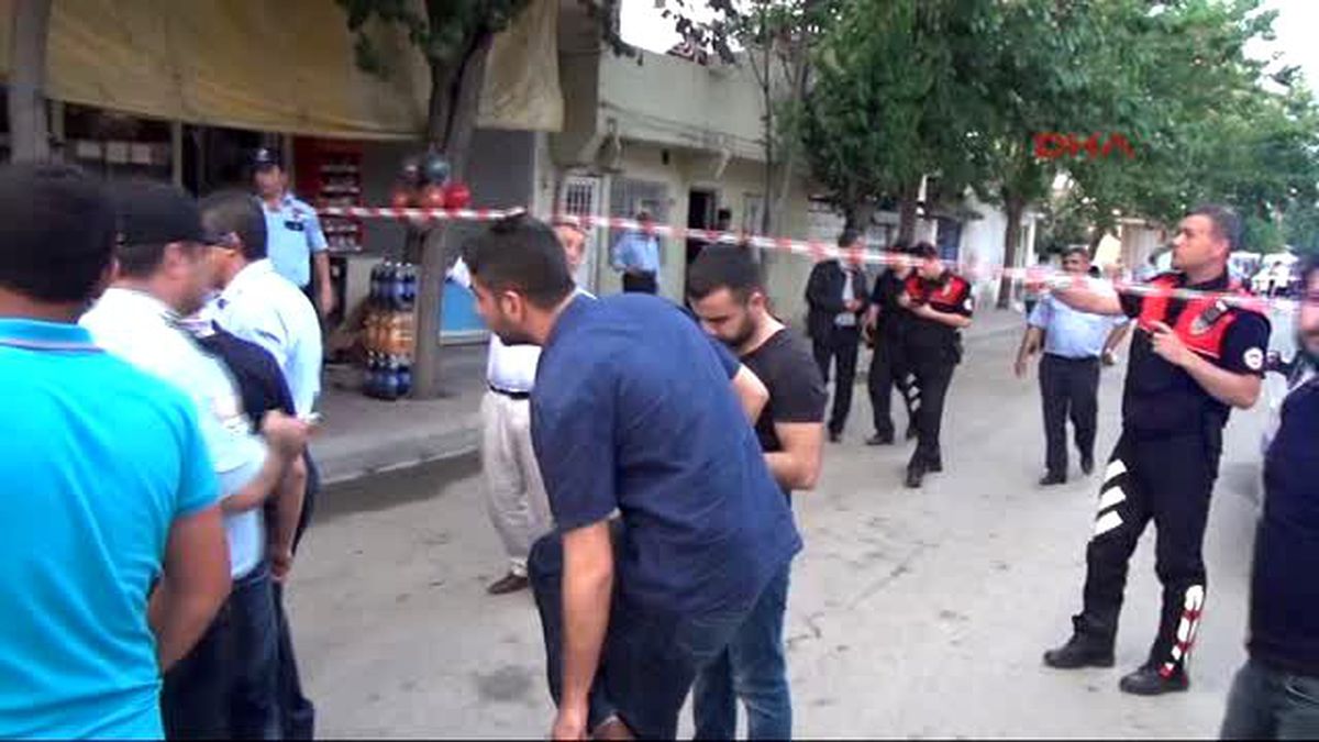 Adıyaman\'da AK Parti Minibüsüne Ateş Açıldı