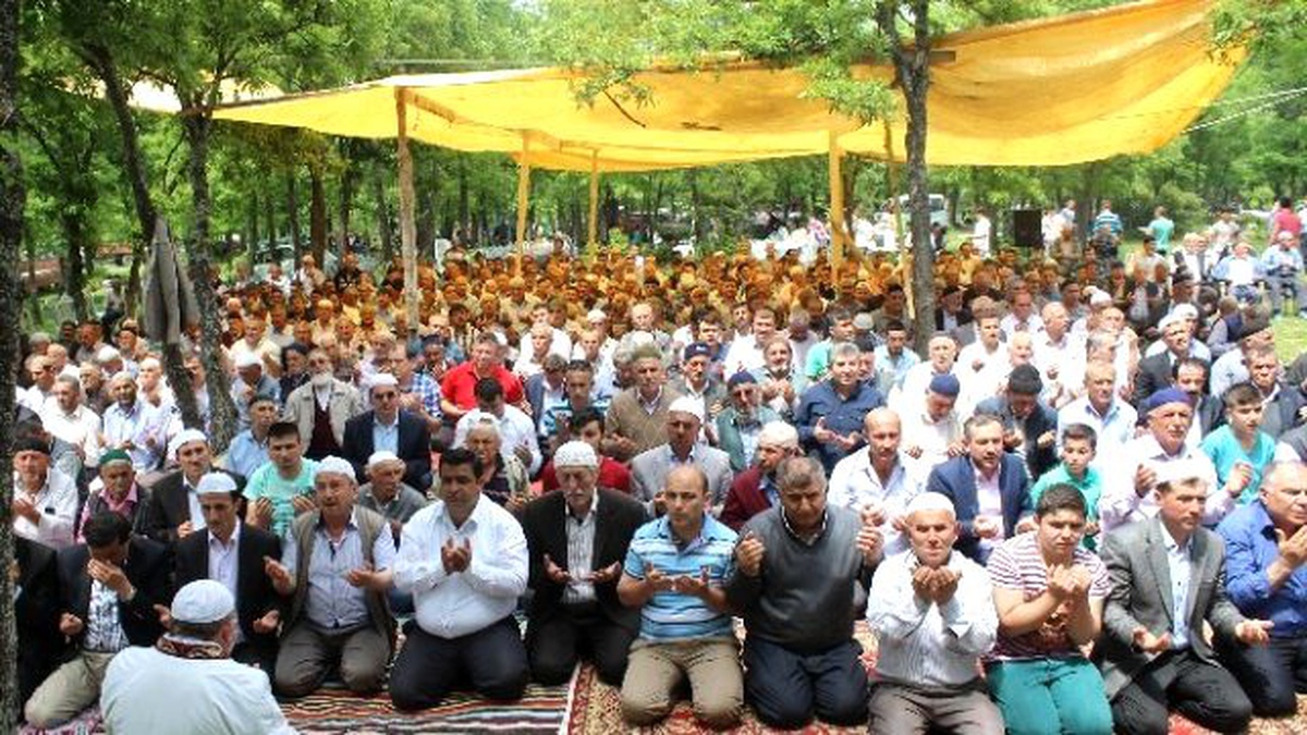 Afetlerden Korunmak İçin Kurban Kesildi, Dua Edildi