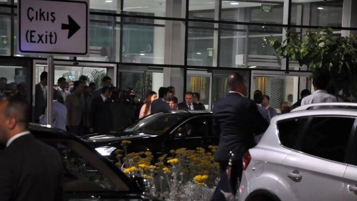 Başbakan Davutoğlu İzmir\'de