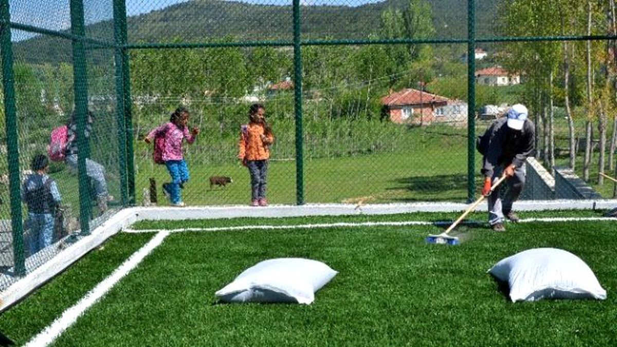 Bozüyük\'e 2 Yeni Sentetik Saha Daha