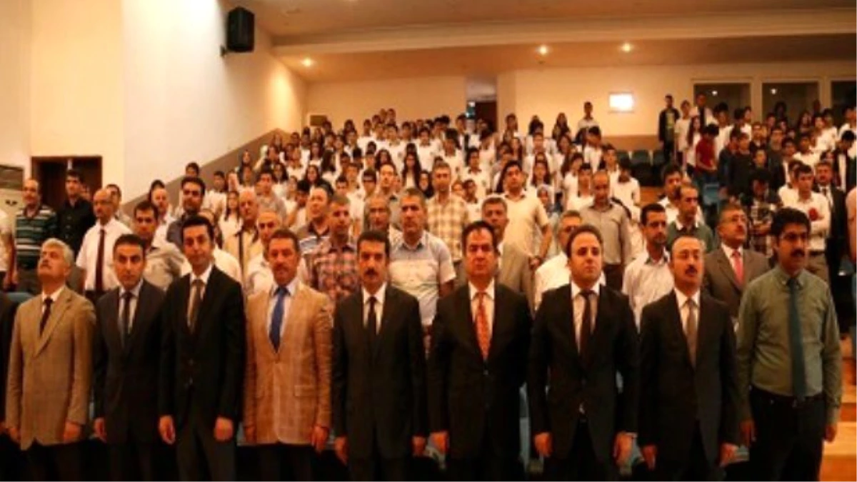 Diyarbakır\'da Öğrencilere Tablet Dağıtıldı