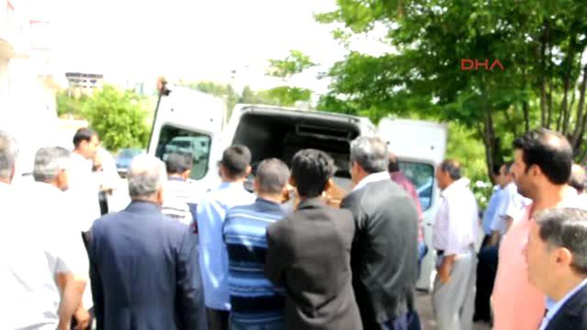 Eş ve Kızını Öldürüp İntihar Eden Polis Toprağa Verildi
