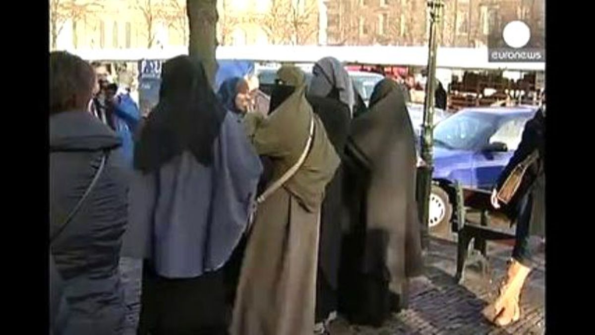 Hollanda\'da Burka Yasağı Kapıda